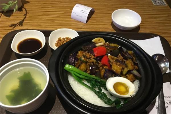 秦芸记煲仔饭