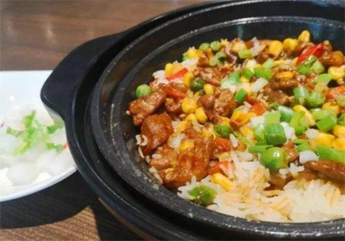 香稻骨煲仔饭