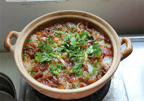既稻煲仔饭