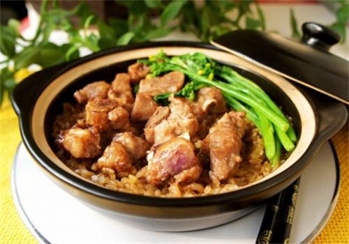暖心暖胃煲仔饭