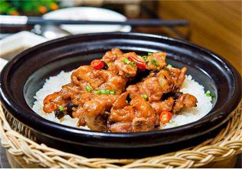 天意盖码饭煲仔饭