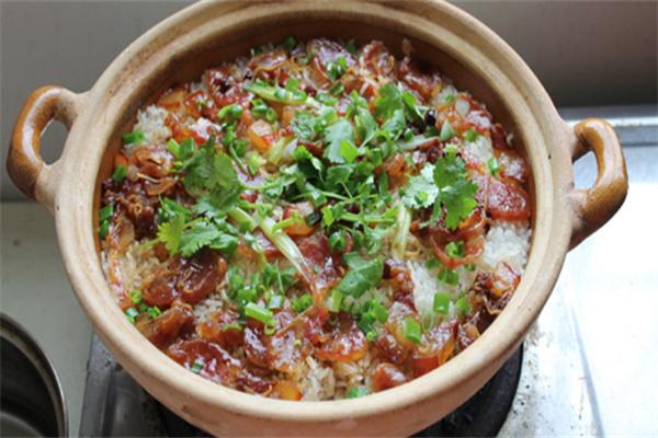 煲小二煲仔饭加盟