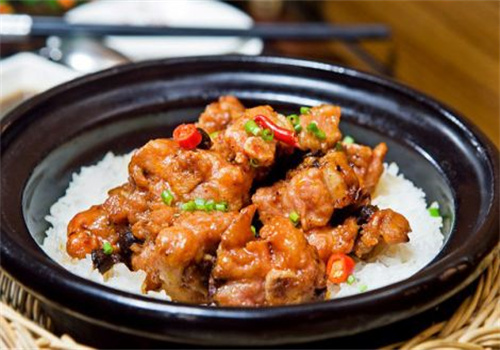 阿拉私房煲仔饭