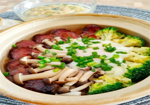 张府园煲仔饭
