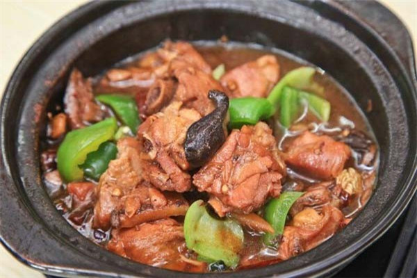 南北飘香黄焖鸡米饭