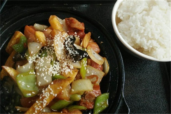 福宇记麻椒鸡米饭加盟