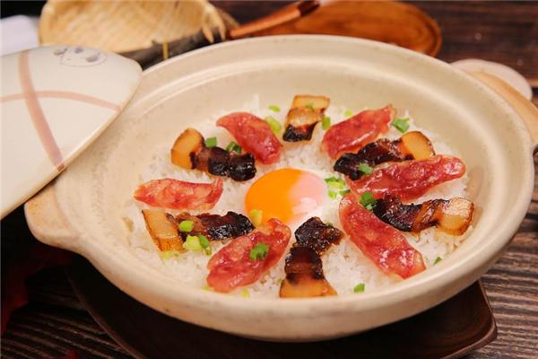 米香园煲仔饭加盟