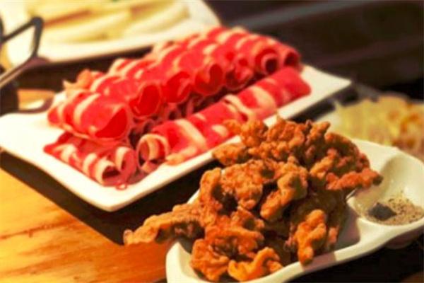 勒是雾都火锅加盟