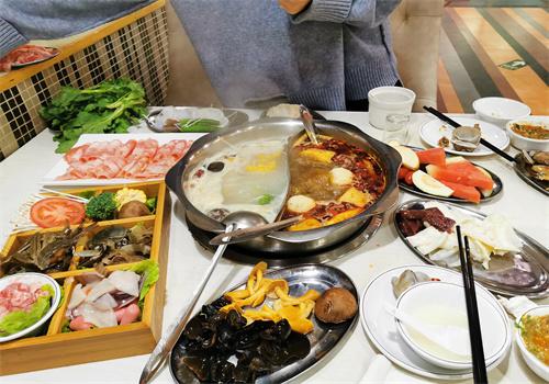 冠菌海鲜肥牛自助火锅