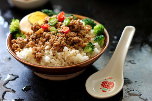 台资味卤肉饭