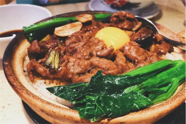 光头强煲仔饭加盟
