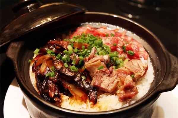 光头强煲仔饭加盟
