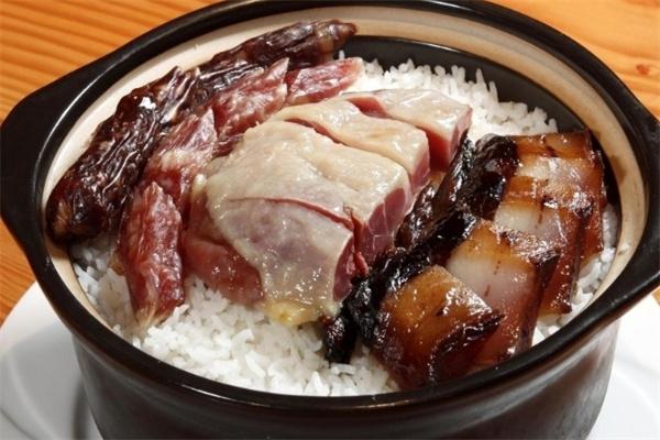 粤月赢煲仔饭加盟
