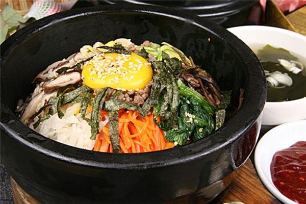 欧妮石锅拌饭加盟