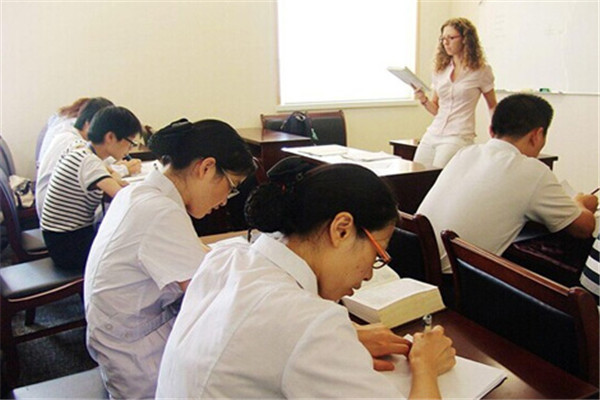 美域留学培训加盟
