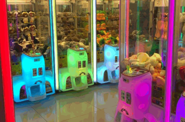 沃抓抓娃娃机店
