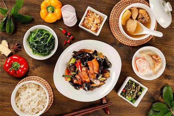 寻常人家中餐加盟