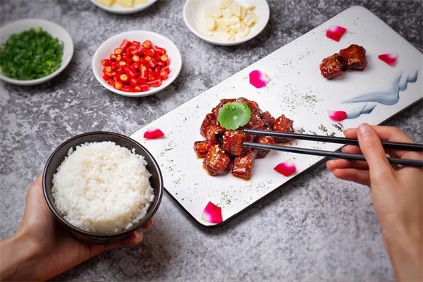 寻常人家中餐加盟