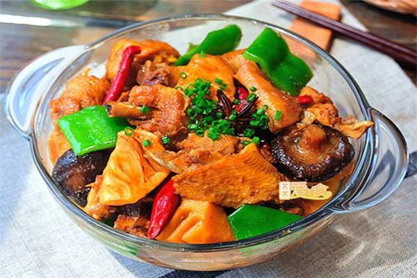 三人众黄焖鸡米饭加盟