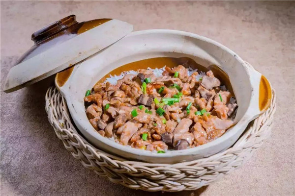潮香猪杂汤饭粉面加盟