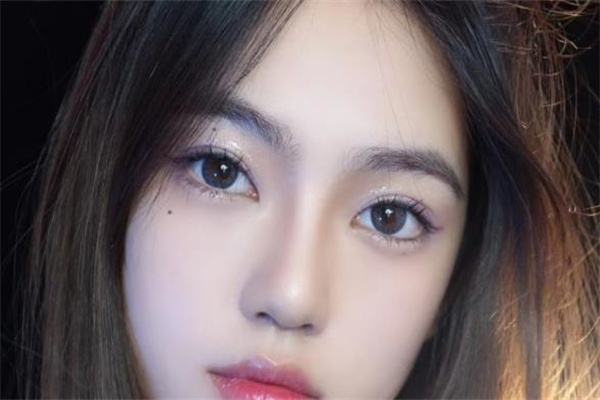 希多蜜美瞳电话多少?