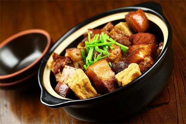 八月桂花香中餐加盟