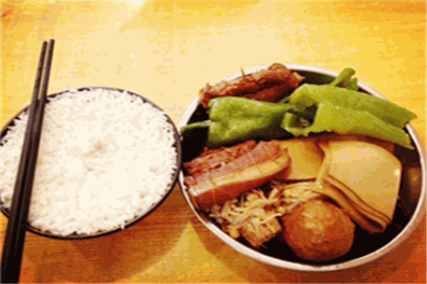 仟佰味甏肉干饭加盟