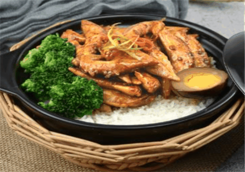 小厨子煲仔饭加盟