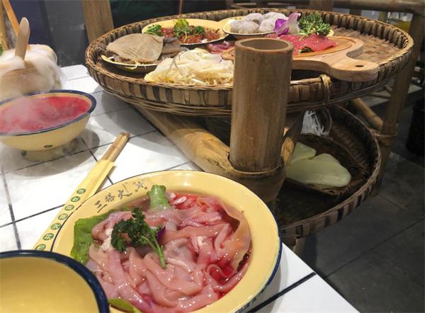 三搭火市井鲜火锅