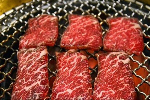 和牛村日式烤肉加盟