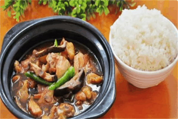泉心味黄焖鸡加盟