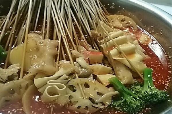 功夫鲜森冷串串香加盟