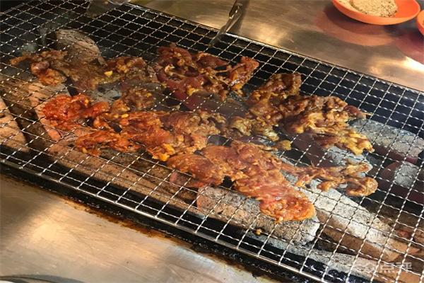 路边烤牛肉