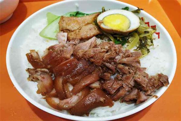 康小贝猪脚饭加盟