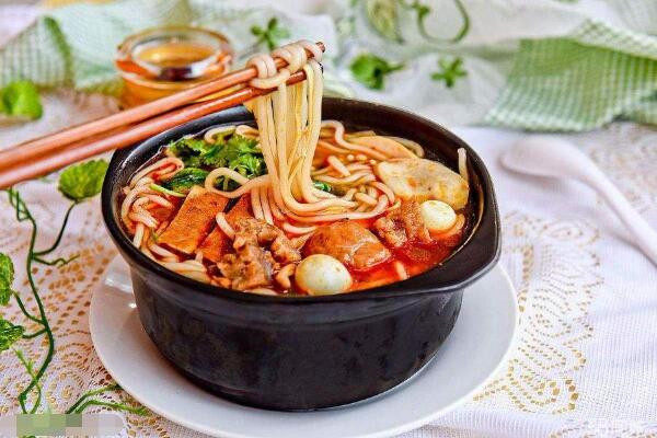 砂锅匠土豆粉加盟