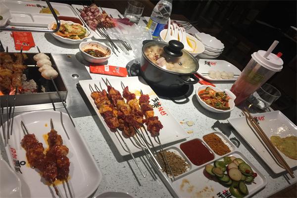 串城烧烤社