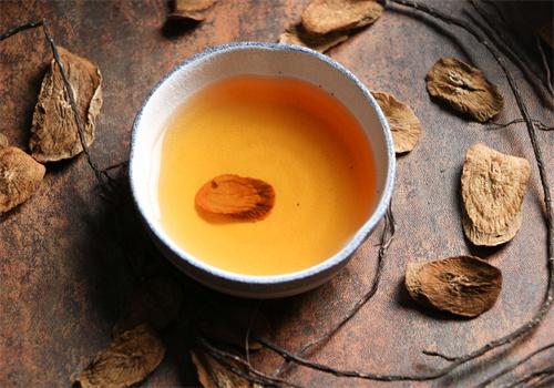 绿色呼吸牛蒡茶