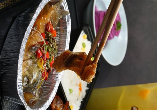 恋上鱼的猫烤鱼捞饭