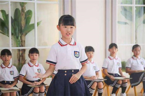 两个黄鹂口才教育
