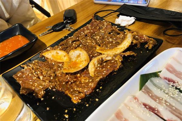 梨弎岁主题烤肉