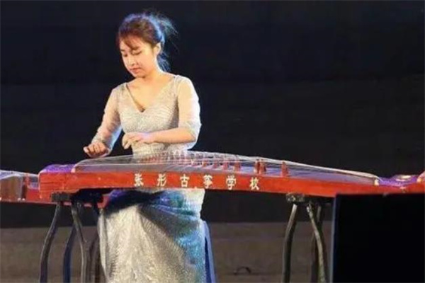 张彤古筝怎么样？