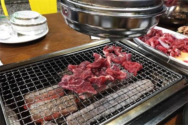 极炙精致炭火烤肉