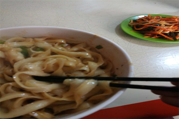 张金阳鸡汤刀削面