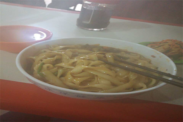 张金阳鸡汤刀削面