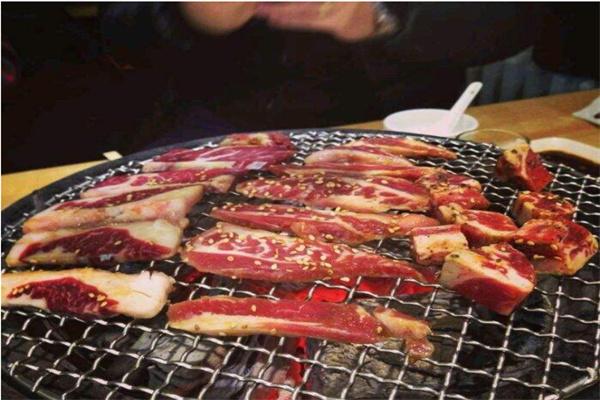 九味牛果木烤肉