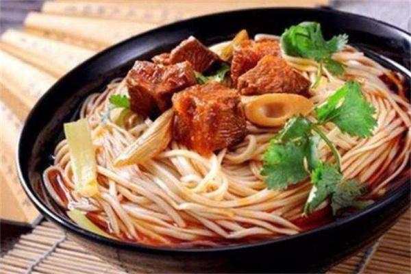 骨汤倾城饸烙面