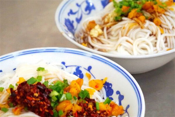 高师傅特色米粉汤包