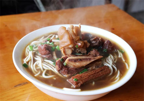 老厨子传承牛杂面