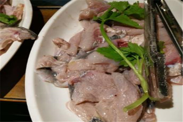 老船舫鲜做河鱼馆