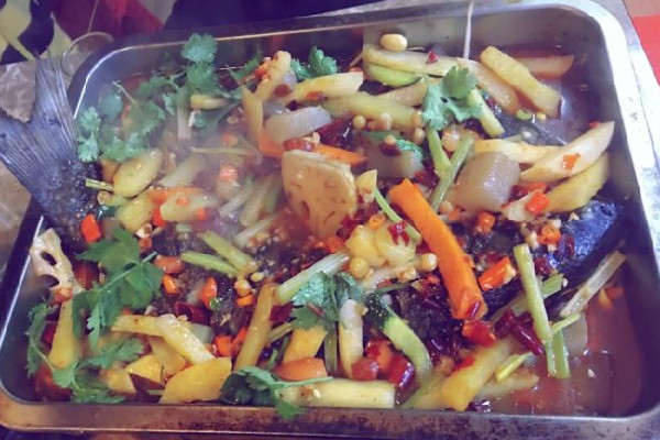 华飞纸上烤鱼